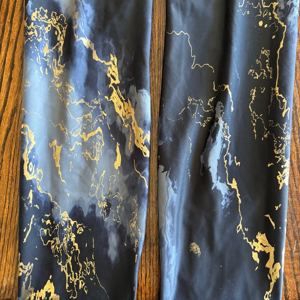 Old Navy Extra High-Waisted PowerSoft Leggings Gold Marble Active Gym Size Large - Picture 5 of 11